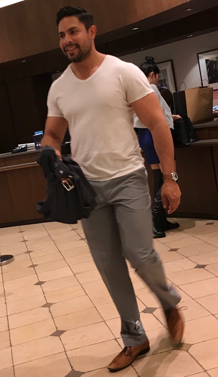subwayseries:  Sexy daddy doing some suit shopping.