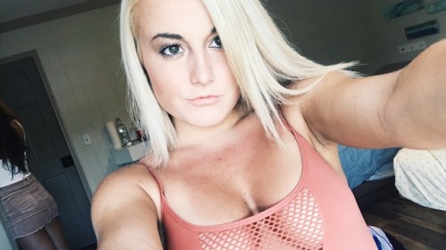 vscosgreatest:  Meet Rachel F.  because we all love short tight busty blonde teens!if this hottie can get 100 Reblogs by 9pm i will post another (even sexier)  set of her! Look at that body, look at those tits, i know you guys want more