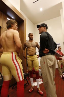 giantsorcowboys:  QB Slabs! Check Out The Pix At Outsports Of The 49ers In The Sheds! Here’s My Favorite! Blaine Gabbert’s Bodacious Butt And Colin Kaepernick’s Six Pack! Woof, Baby! 