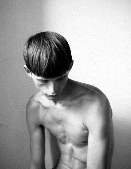 coltsandcandy2:  s-m-a-l-l-w-o-r-l-d:  Ruben van Schalm by Justin Violini  mmmm tasty!