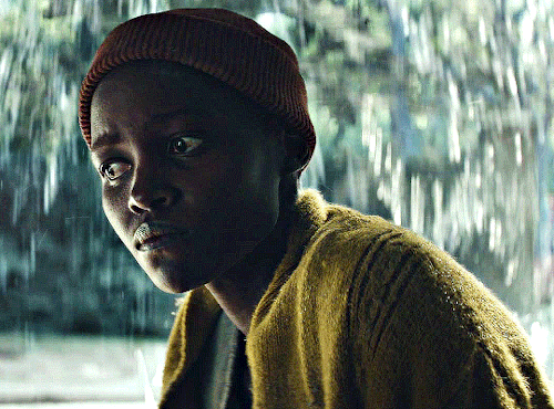 LUPITA NYONG'O As SAM (featuring Some Frodo)A QUIET PLACE: DAY ONE (2024) Dir. Michael Sarnoski