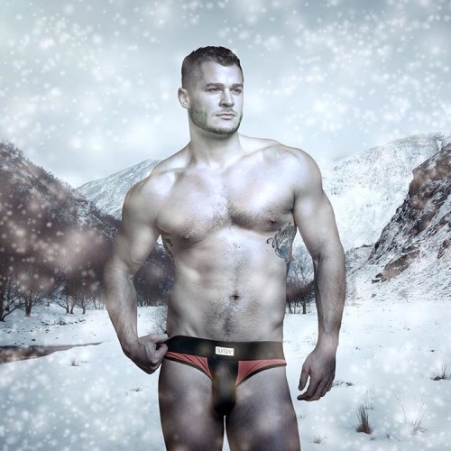 celebritybodybuge:  Austin Armacost