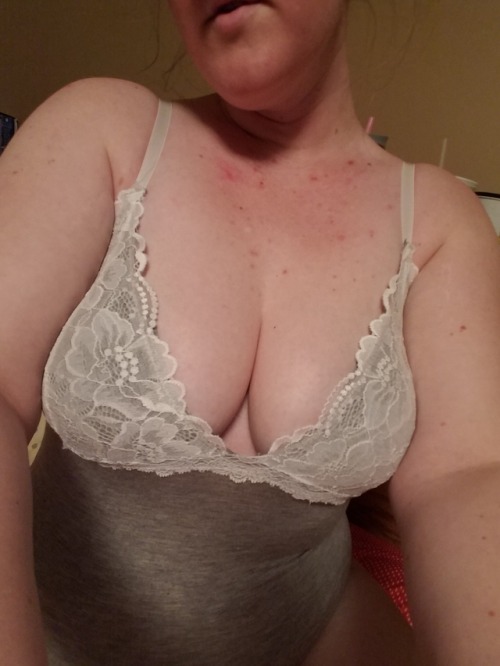 pleasefingerme: I’m on my 2nd Monster, so who’s going to stay up late with me?