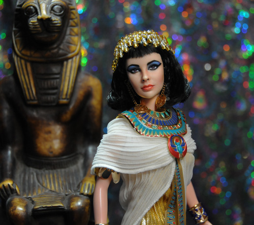 www.ebay.com/usr/ncruz_doll_art Bid now on Elizabeth Taylor as Cleopatra! This rep