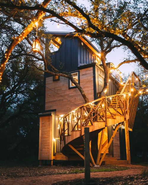 The Acorn is a tri-level, tiny home treehouse available for booking from Honey Tree Farms out of Fre