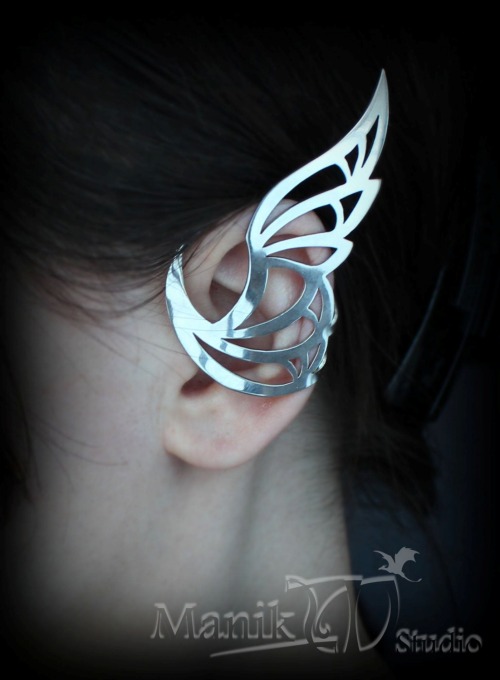 queenscourtesan:supershyskye: sosuperawesome: Ear Cuffs / Earrings ManikID on Etsy PUT THEM ON ALL O