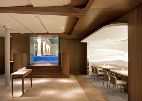 {Found another project by the same firm behind this jewelry store - Jouin Manku Studio - this time, 