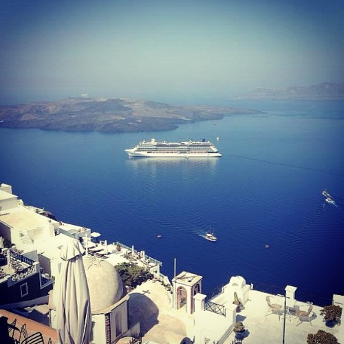 wheredoyoutravel:  Santorini by mohamedkafarsoussa // via Instagram http://instagram.com/p/dMmIVeFSjS/