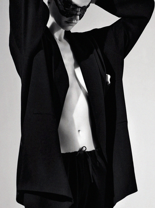 threefolds:  ‘what is the relation between power and description?’ | saskia de brauw | document journal fall/winter 2014 | by collier schorr 