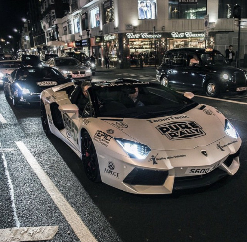luxurysupercars:  Aventador & 458 