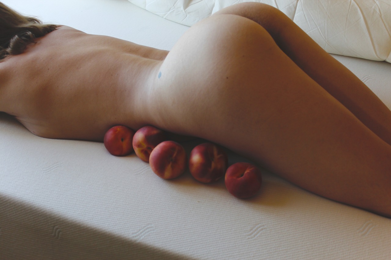 litttle–peach:  Mother of Peaches. 🍑   Please leave caption intact. Reblog