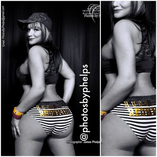 redskin fan and fan page superstar @modelelizajayne adult photos