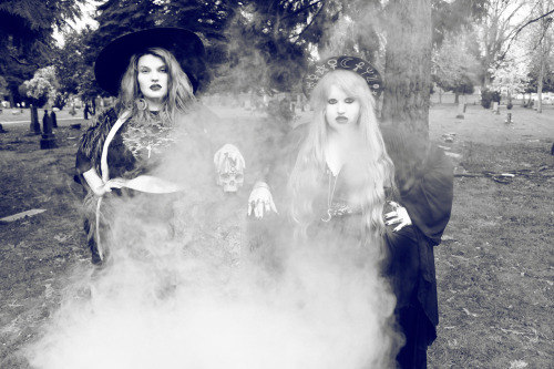 katanafatale:alyssapandaeyes:Witch, Please.Photoshoot with katanafatale in Portland, ORPhotos by par