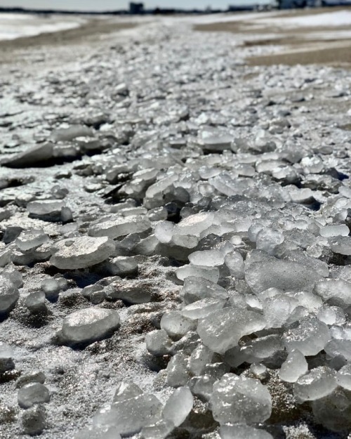 Ice crystal formations on the sand in @oldorchardbeachmaine ..#stewartsmithphotography #photography 