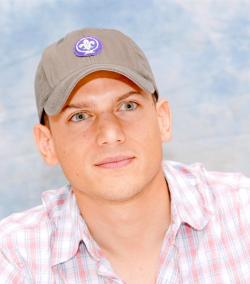 tumblinwithhotties:  Wentworth Miller, star of Prison Break comes out Congrats! 