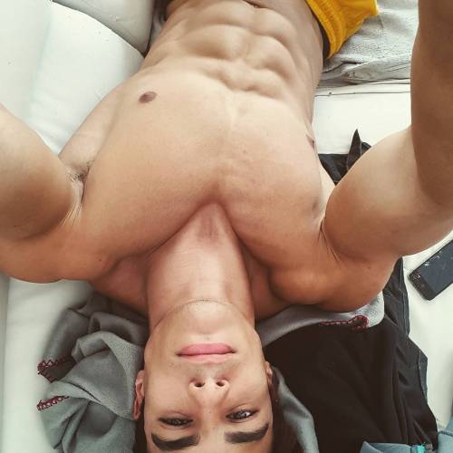 lumbrjax:  Instagram user @loic_zine_official http://ift.tt/1TdGCcq 