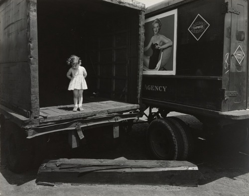 davidsimonton: Barbara, Chicago, 1953, Photo by Harry Callahan