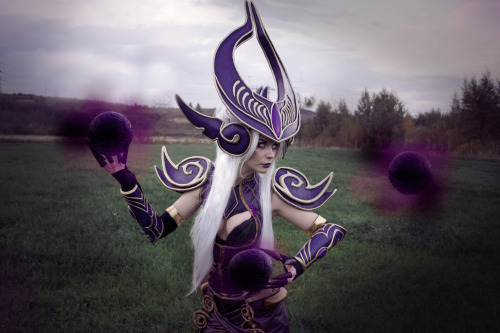 league-of-legends-sexy-girls: Syndra Cosplay