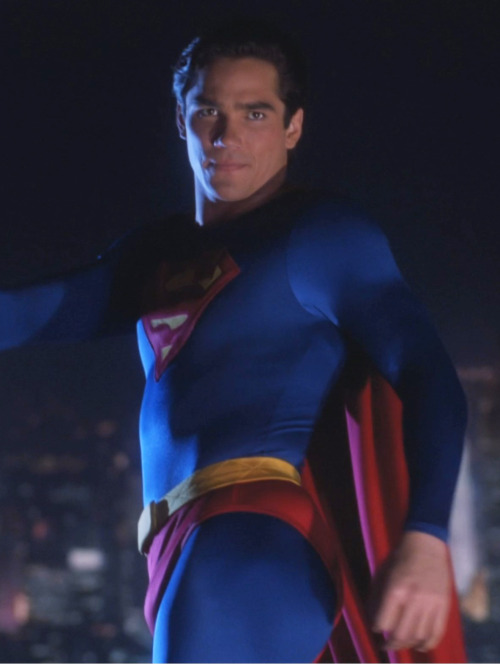 robocoptortured: Dean Cain Superman side bulges, Lois and Clark the new adventures of Superman 