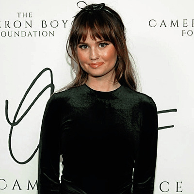 Debby Ryan
attends the 2nd Annual Cameron Boyce Foundation Gala.
— psd: siren queen by @cheatcodcs
like or reblog if 