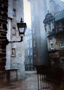 bonitavista:  Edinburgh, Scotlandphoto via home-biba