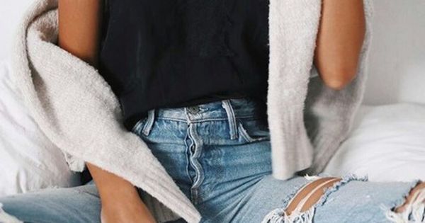 Just Pinned to Ripped jeans: Find More at =&gt; http://ift.tt/2grDIHt http://ift.tt/2kf3Zr0