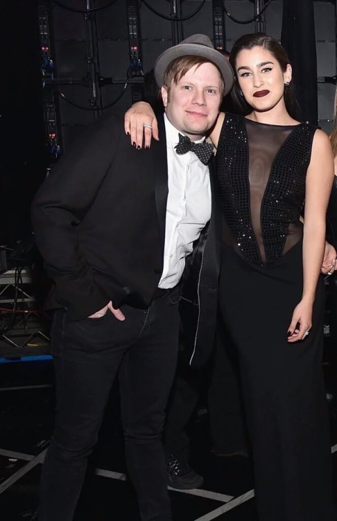 Lauren and @PatrickStump #AMAs t.co/6YRNKpIl67