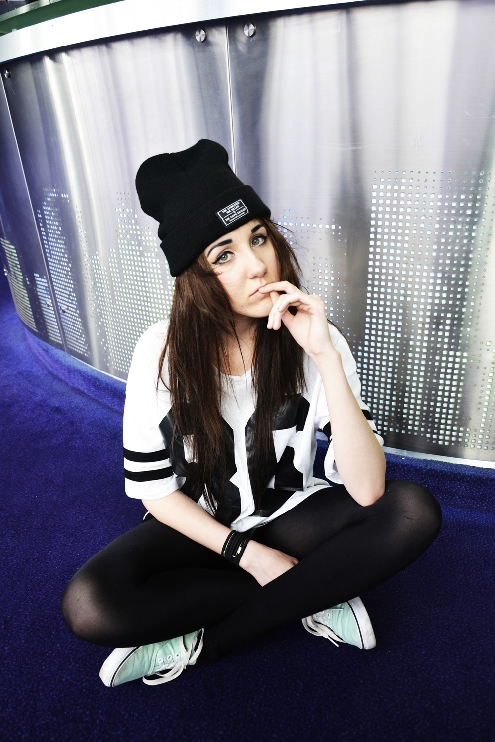JULKA *_______________________________________*