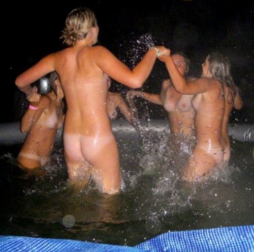 groupgirlsnude:  nudieartchicks:  (via TumbleOn) porn pictures