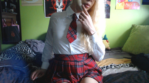 rayraysugarbutt:Help me get ready for school? &lt;3 Id love to get detention with you !!