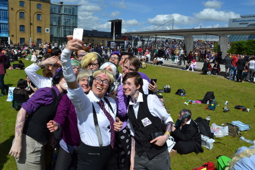 zigraves:  Photos part four - Selfies! Photos part five - Strex family portrait! Aww, look at everyone’s lovely big smiles. Photos part six - All Hail The Glow Cloud! And now, All The (Glow) Cloud!  AAAAAAA KEVIN WITH THE SECOND MOUTH I’M SO GLAD