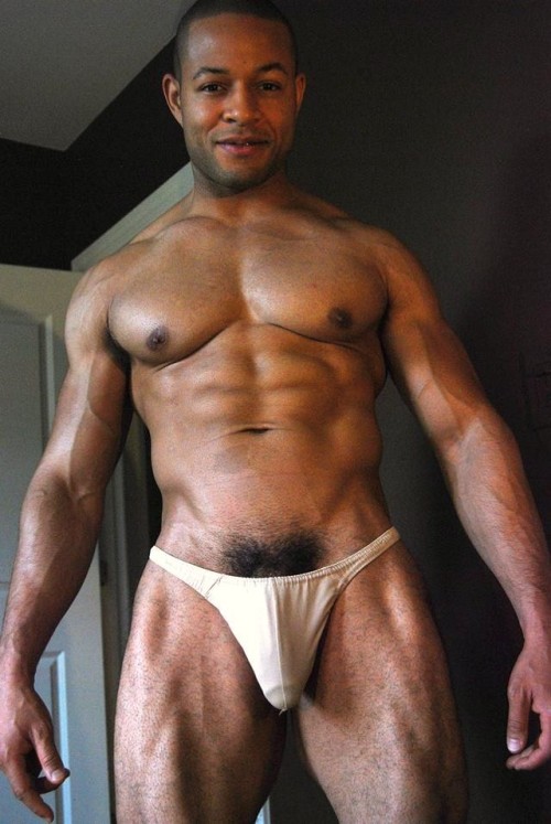 phelps1252:  That bush is SeXXXy!