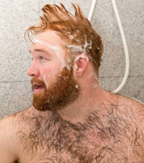 bearnakedbaker:Save water -Shower with a