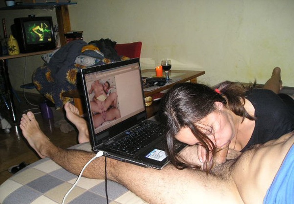 watchingyouwatchingporn:  tumblintumblerweeds:  &lsquo;Hands Free&rsquo;