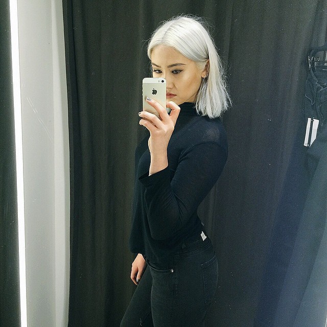 lulahearts:  Changing room lights ðŸ’¡ &gt; by erikabowes http://ift.tt/1DaXsUi