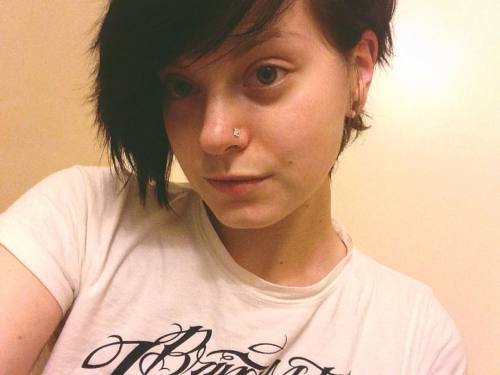 4am selfie ft. a hella old Bring Me The Horizon shirt and da cutest nose studs by @alicerubystudio #