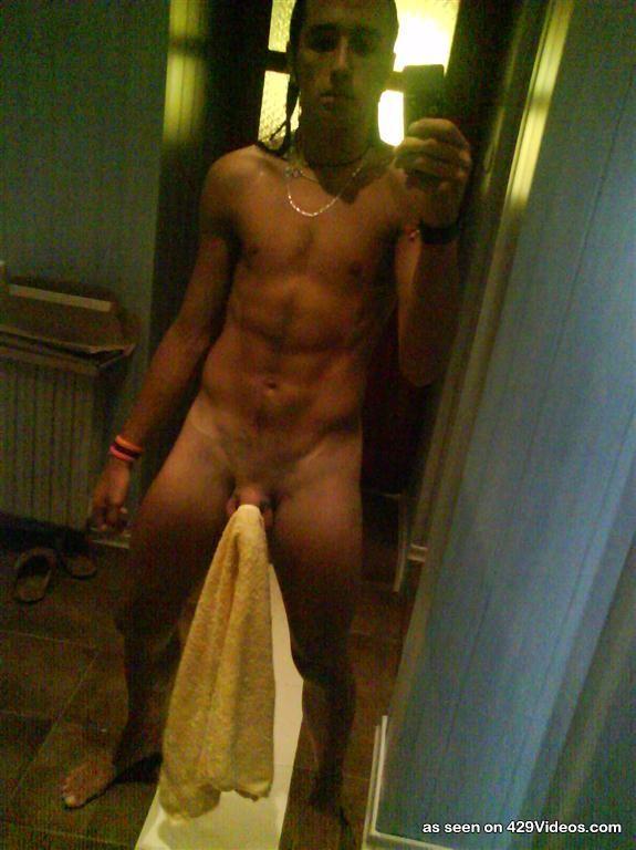 gaypornfrenchy:  Jolis amateurs.