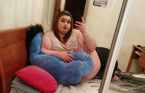 porcelainbbw:rockkarasaidis:  porcelainbbw: adult photos