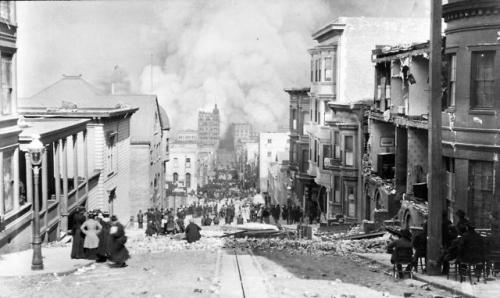 historicaltimes: San Francisco earthquake, April 18, 1906. Photographer Arnold Genthe said it shows 