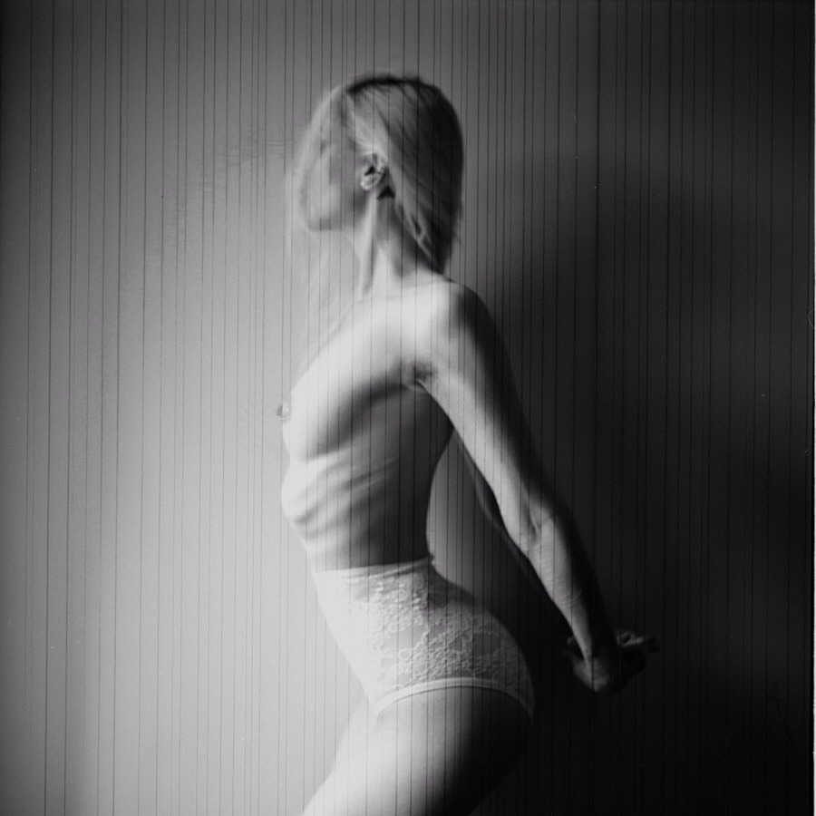 everythinghasedges:  Ryann S (@everythinghasedges) shot by krizanekphotography 