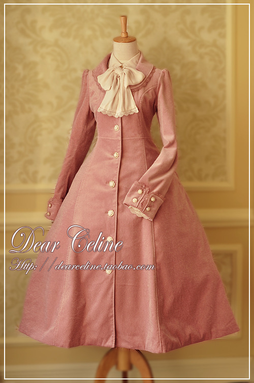xtoxictears:  truth2teatold:  Dear Celine Autumn Coat  Need it. 