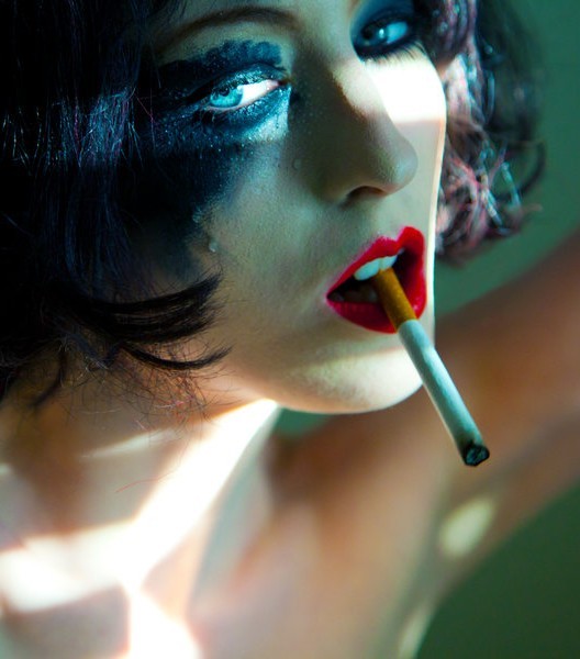 degeneratelowlife:  by imustbedead 