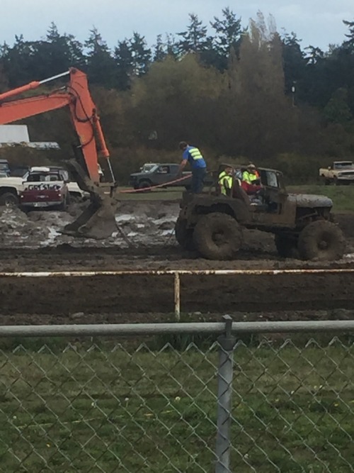 Mud bogs today, these were going through what the announcer called the booty hole 😂😂 none of them made it