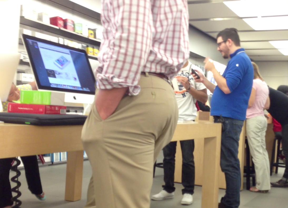 southerncrotch:  menzmen:  Apple Store ass.  Revisiting some old favorites. We’ll