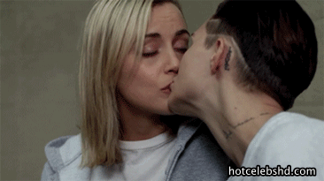 hotcelebshd:  More of them: Ruby Rose &amp; Taylor Schilling 
