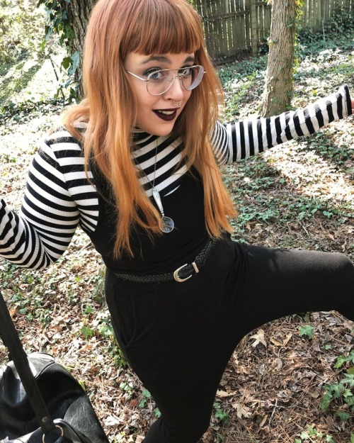 weirdlyghostly: Another #look, this theme is like emo mime or something