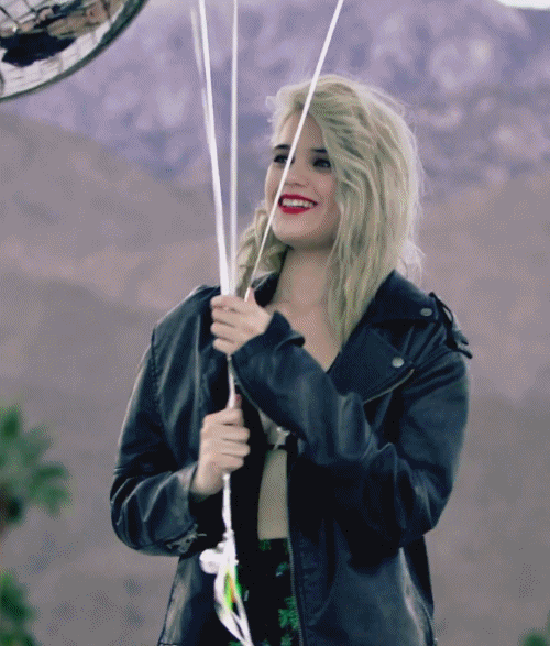chaseawaythe-darkness:  chanel-fairy:  teen-age-dirtbag:  ☾☻guys, gals, and grunge