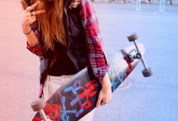 skate-girlz:  Skate Girl http://skate-girlz.tumblr.com/