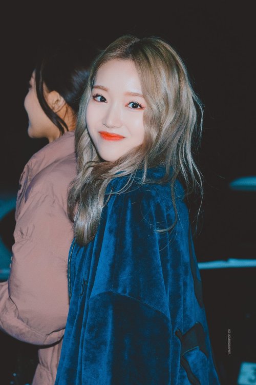 evildeadtrap:12loona:© lomography | do not edit or crop logo.(1, 2, 3)gowon serving louche … serving