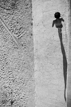 redlipstickresurrected:Umberto Verdoliva (Italian, b. 1961, Castellammare di Stabia, Italy) - Untitled  Photography